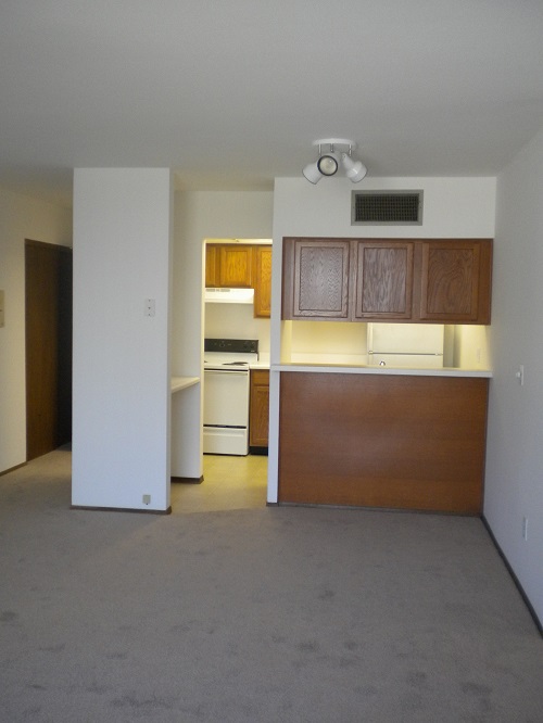 2612 N. Maryland Ave Candlelite Apartments Bieck Management